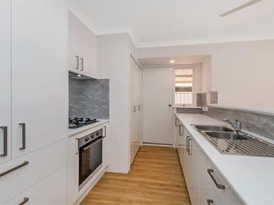 4/14 McNicholl Street, Rockingham WA 6168