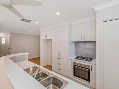 4/14 McNicholl Street, Rockingham WA 6168