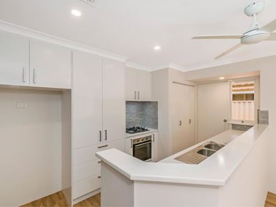 4/14 McNicholl Street, Rockingham WA 6168