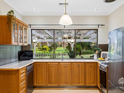 21 Maud Road, Maida Vale WA 6057