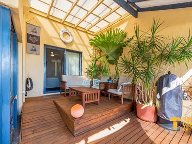 1/127 Rockingham Beach Road, Rockingham WA 6168