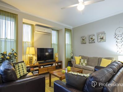 7 Ecru Street, Eglinton WA 6034