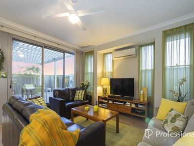 7 Ecru Street, Eglinton WA 6034