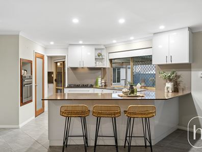 14 Gwendoline Drive, Beldon WA 6027