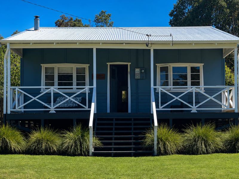 17 Marginata Crescent, Dwellingup WA 6213