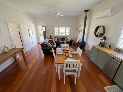 17 Marginata Crescent, Dwellingup WA 6213