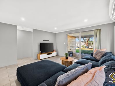 6 Cobbler Way, Two Rocks WA 6037