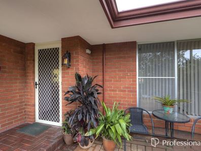 61 Mahonia Way, Forrestfield WA 6058