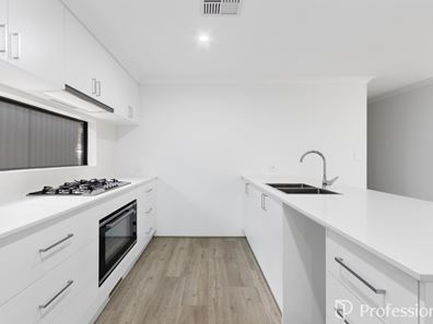 4 Pavarotti Vista, Hammond Park WA 6164