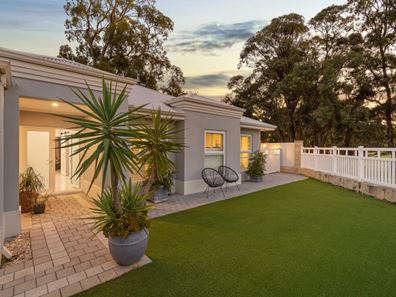 2 Chetac Way, Secret Harbour WA 6173