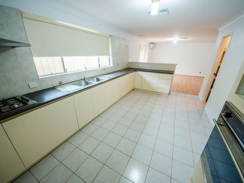 16 Tarn Drive, Canning Vale WA 6155