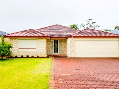 16 Tarn Drive, Canning Vale WA 6155