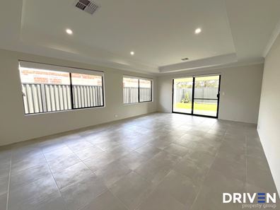34 Tolmer  Street, Henley Brook WA 6055