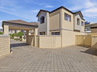 8/5 Harrison Street, Rockingham WA 6168