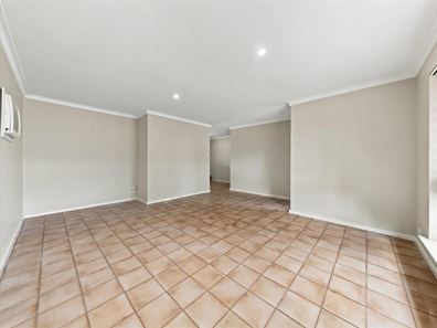 4 Alciston Way, Huntingdale WA 6110