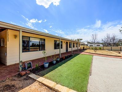 17 Coronation Street, Cunderdin WA 6407