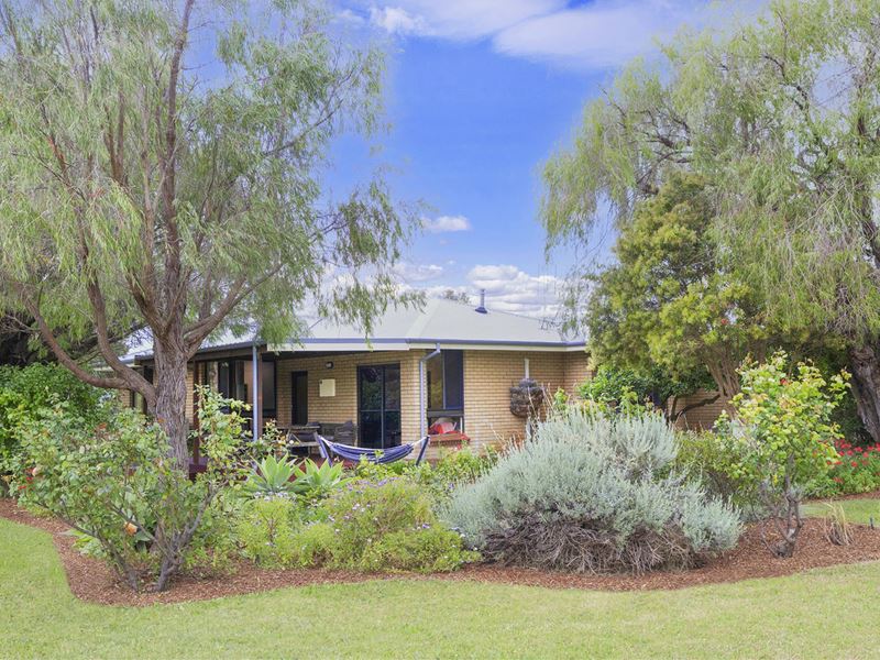 43 Hadfield Ave, West Busselton WA 6280
