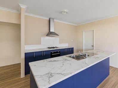 21 Nepine Vista, Wandi WA 6167