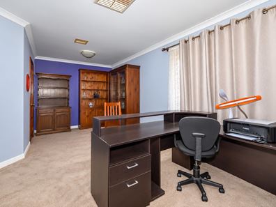 12 Kestrel Circle, Brookdale WA 6112