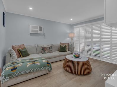 2/8 Hammad Street, Palmyra WA 6157