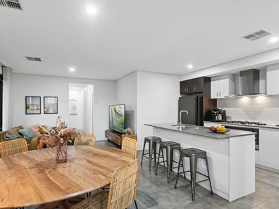 20 Tarifa Lane, Coogee WA 6166