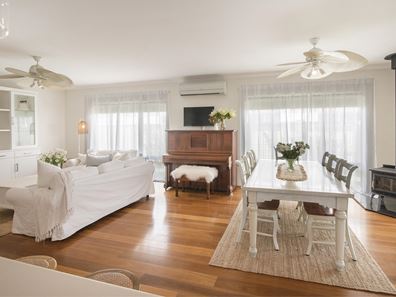 4 St Michaels Parkway, Dunsborough WA 6281