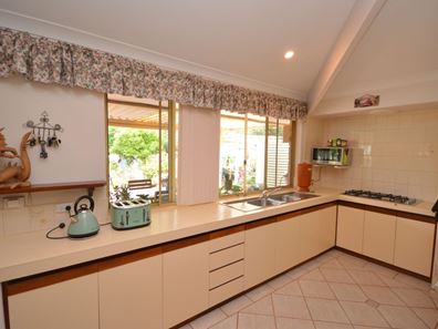 12 Pioneer Court, Bouvard WA 6211
