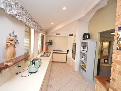 12 Pioneer Court, Bouvard WA 6211