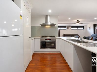 227A Hamilton Street, Queens Park WA 6107