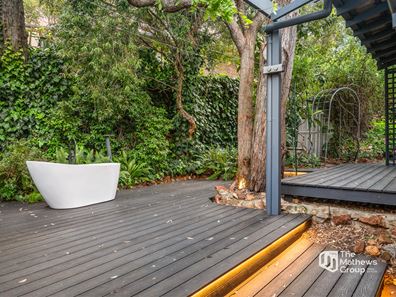 8 Blackwood Drive, Mount Nasura WA 6112