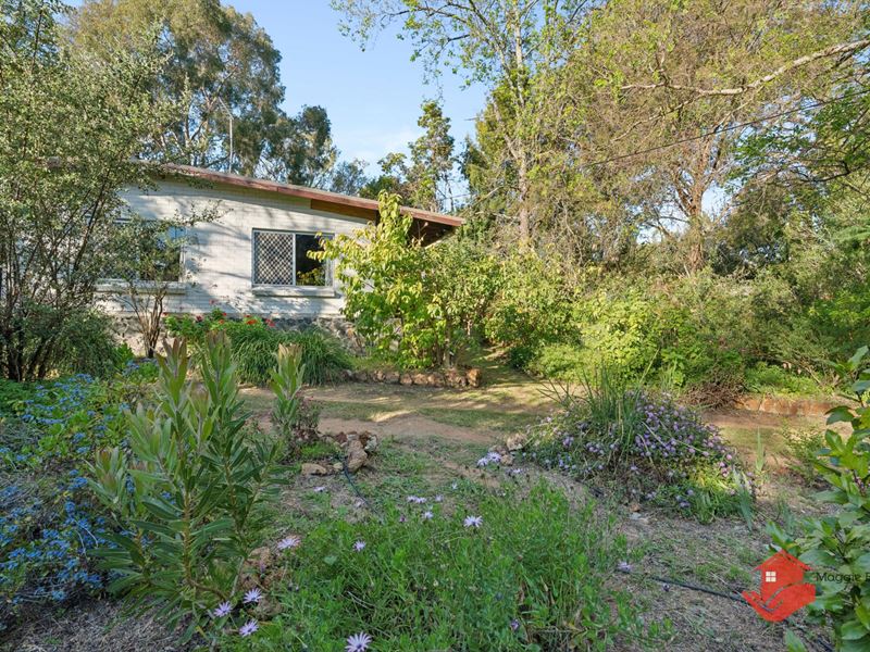 8 Westborne  Road, Roleystone WA 6111