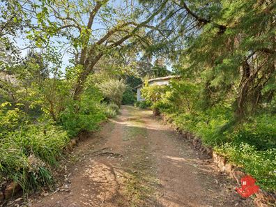 8 Westborne  Road, Roleystone WA 6111