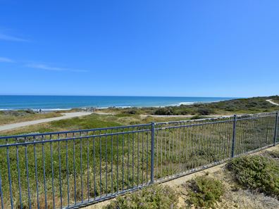 111 Boardwalk Boulevard, Halls Head WA 6210