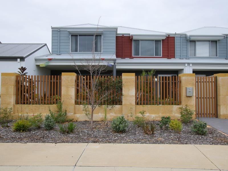 2/1 Graduate Way, Coolbellup