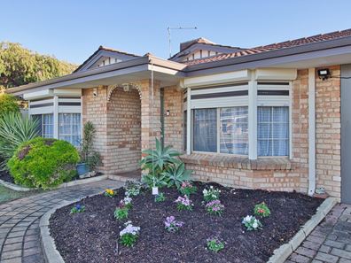 33 Manly Crescent, Warnbro WA 6169