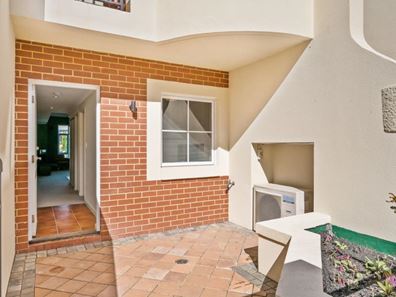 4/3 Brigid Road, Subiaco WA 6008