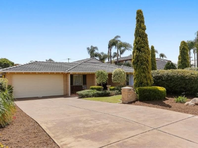 320 Summerlakes Parade, Ballajura