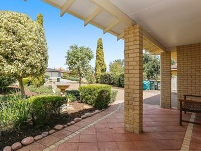 320 Summerlakes Parade, Ballajura WA 6066