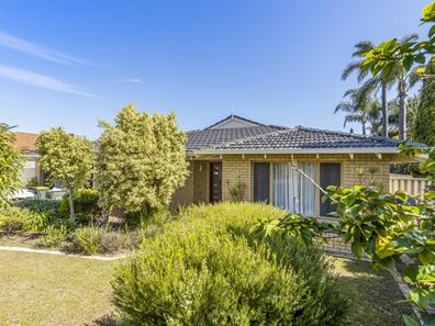 320 Summerlakes Parade, Ballajura WA 6066