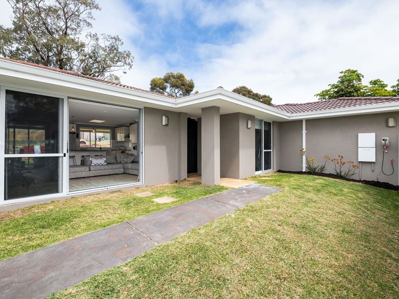 28 Giles Avenue, Padbury