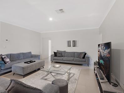 7 Ladham Turn, Canning Vale WA 6155