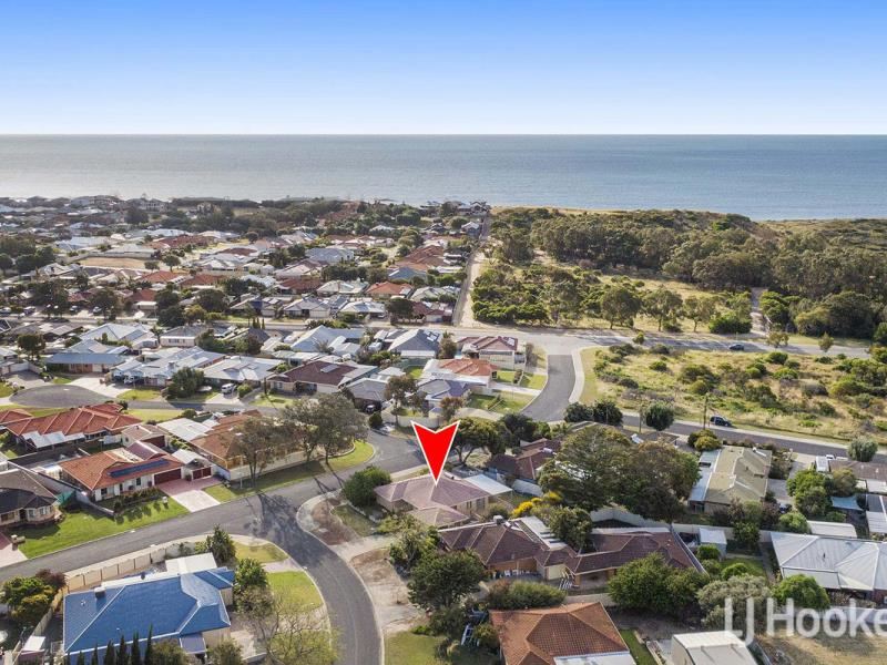 18 Magnolia Rise, Halls Head WA 6210