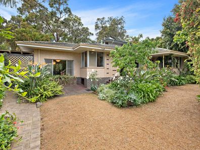 9 Crayden Road, Kalamunda WA 6076