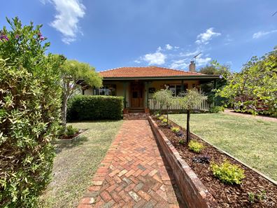 77 Paget Street, Hilton WA 6163