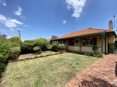 77 Paget Street, Hilton WA 6163