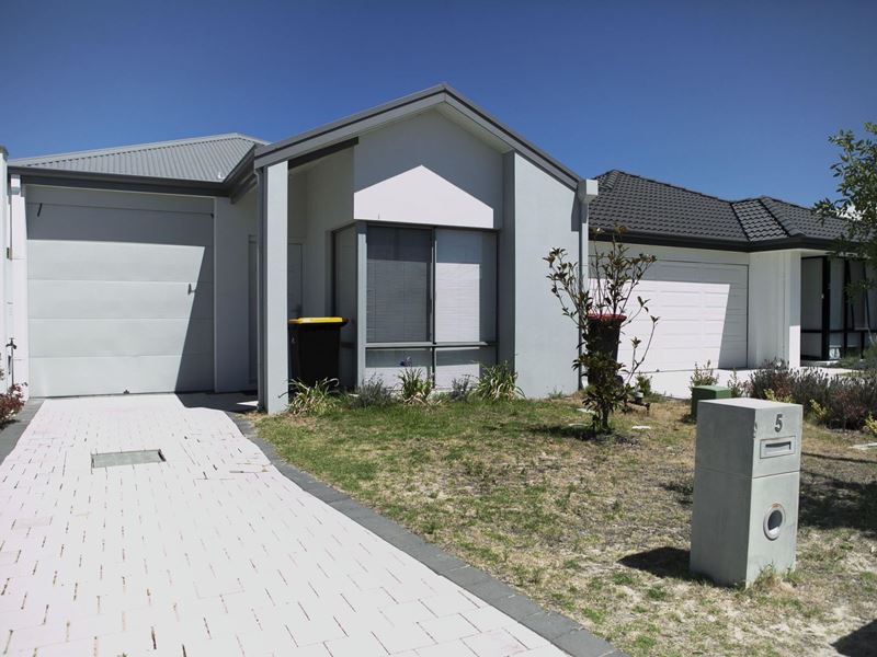 5 Silvergum Way, Piara Waters WA 6112