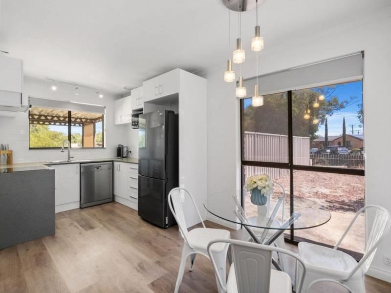 6 Abingdon Road, Swan View