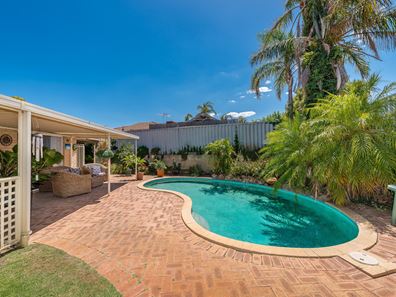 6 Kinglassie Circle, Kinross WA 6028