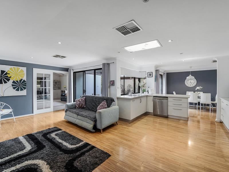 64 Shelley Way, Lake Coogee