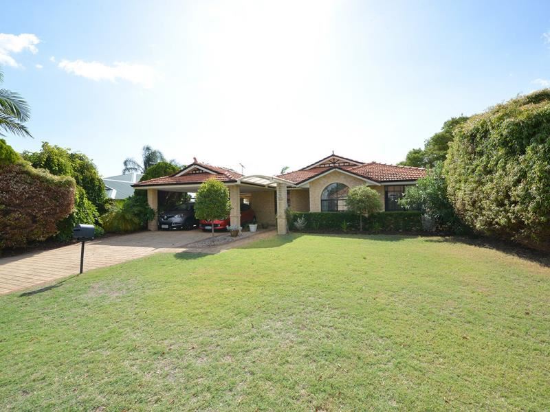 23 Camelot Grove, Carramar